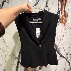 Zara Women's Elegant Black Sleeveless Blazer